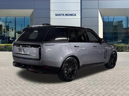 2025 Land Rover Range Rover P530 SE