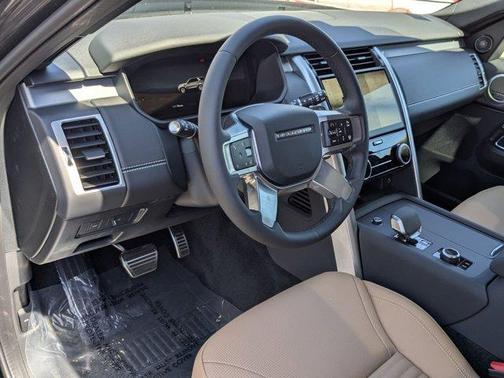 2025 Land Rover Discovery P360 Dynamic SE