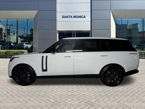 2025 Land Rover Range Rover P530 SE 7 Seat
