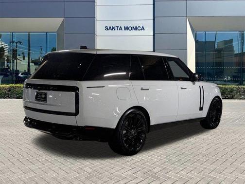2025 Land Rover Range Rover P530 SE 7 Seat