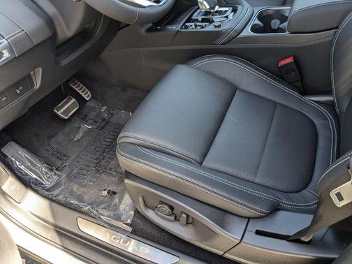 2024 Jaguar E-PACE P250 R-Dynamic SE