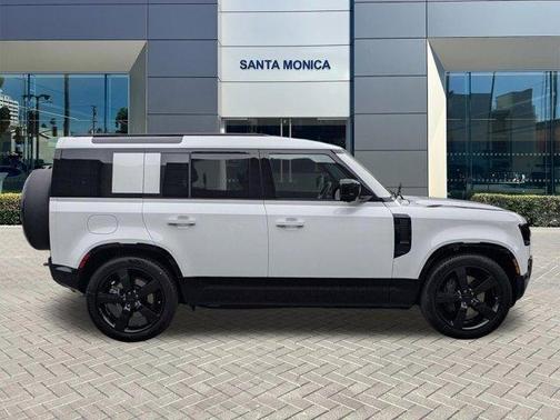 Fuji White 2026 Land Rover Defender P400 X-Dynamic SE