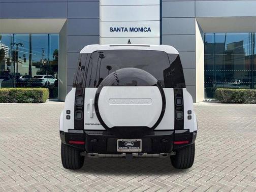 Fuji White 2026 Land Rover Defender P400 X-Dynamic SE