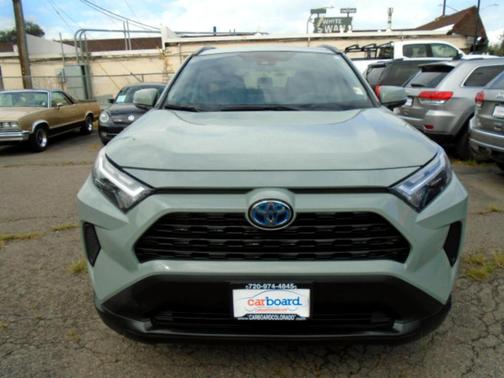 2022 Toyota RAV4 Hybrid XLE