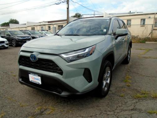 2022 Toyota RAV4 Hybrid XLE