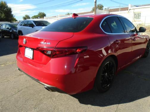 2017 Alfa Romeo Giulia Base