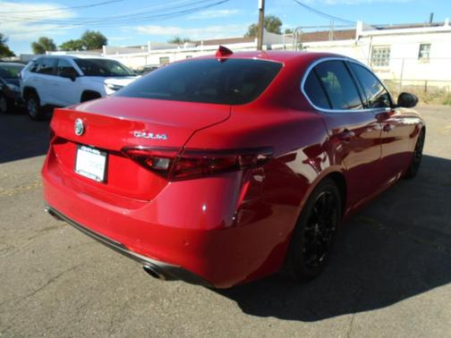 2017 Alfa Romeo Giulia Base