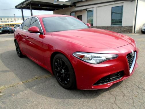 2017 Alfa Romeo Giulia Base