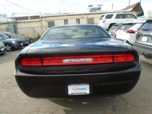 2010 Dodge Challenger SE