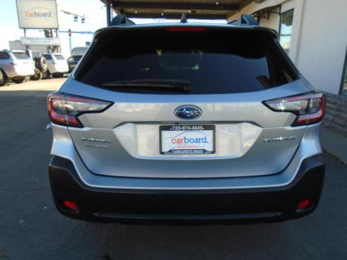 Ice Silver Metallic 2023 Subaru Outback Premium
