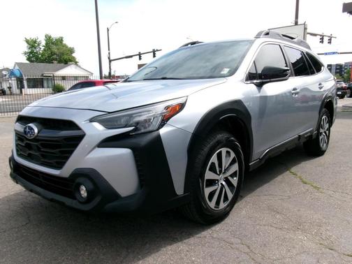 Ice Silver Metallic 2023 Subaru Outback Premium