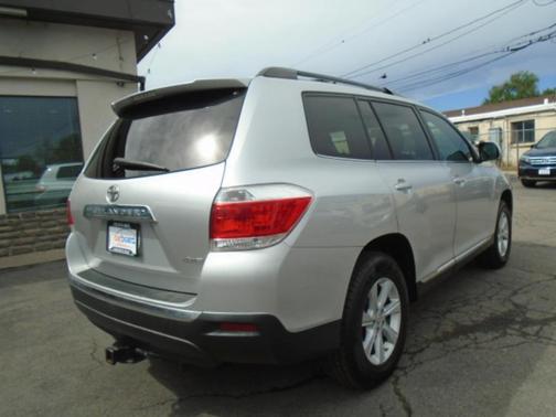 Silver 2011 Toyota Highlander Base