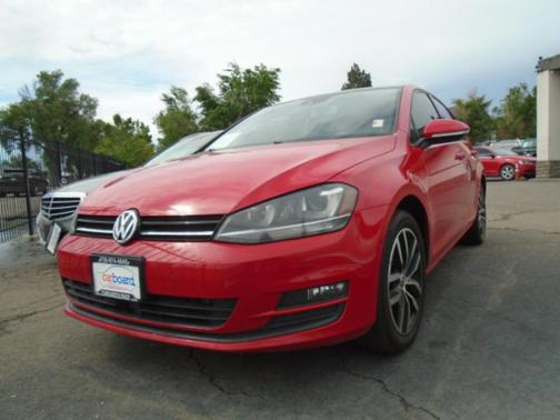 Red 2016 Volkswagen Golf TSI SE 4-Door