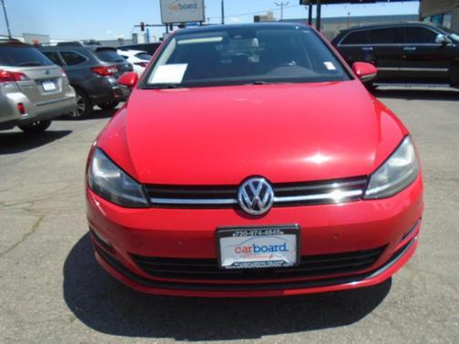 Red 2016 Volkswagen Golf TSI SE 4-Door