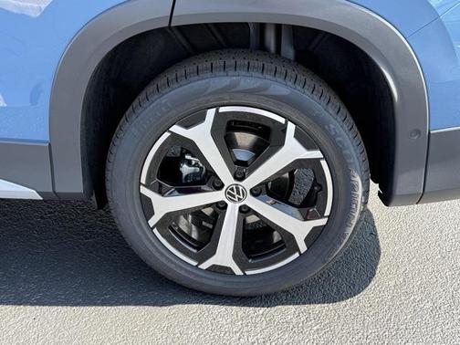 2025 Volkswagen Tiguan 2.0T SE 4MOTION