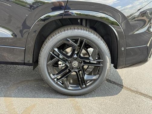 2025 Volkswagen Tiguan 2.0T SE R-Line Black 4MOTION