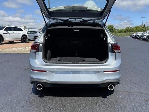 2025 Volkswagen Golf GTI 2.0T SE DSG