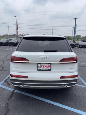 2023 Audi Q7 45 Premium