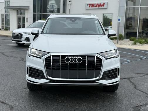 2023 Audi Q7 45 Premium
