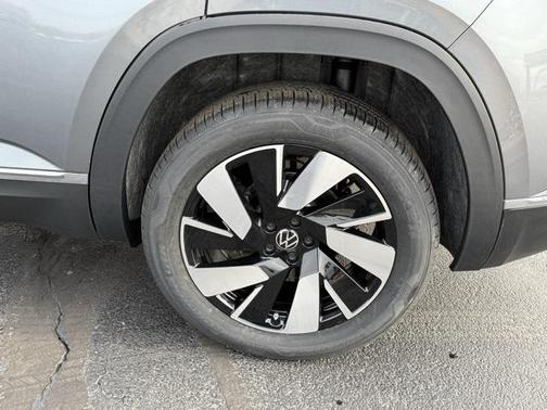2025 Volkswagen Atlas Cross Sport 2.0T SEL