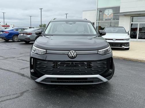2025 Volkswagen Tiguan 2.0T SE 4MOTION