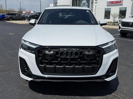 2025 Audi Q7 45 Premium Plus