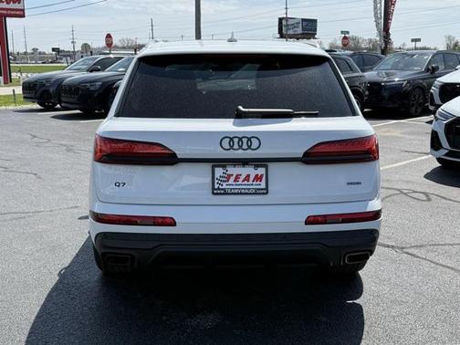 2025 Audi Q7 45 Premium Plus