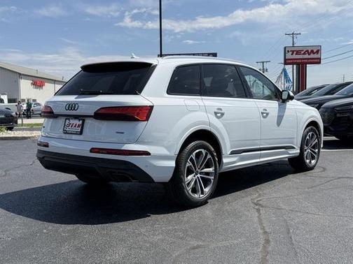 2025 Audi Q7 45 Premium Plus