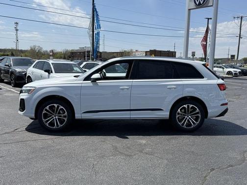 2025 Audi Q7 45 Premium Plus
