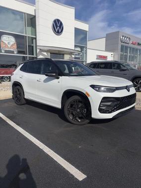 2025 Volkswagen Tiguan 2.0T SE R-Line Black 4MOTION