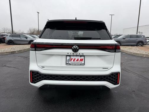 2025 Volkswagen Tiguan 2.0T SE R-Line Black 4MOTION