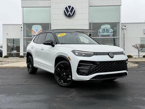 2025 Volkswagen Tiguan 2.0T SE R-Line Black 4MOTION