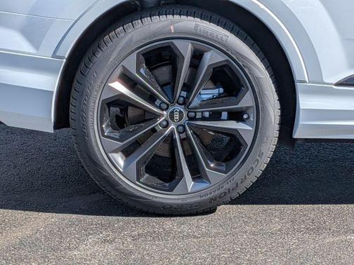 2026 Audi Q7 55 Premium Plus