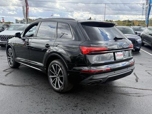 2026 Audi Q7 45 Premium Plus