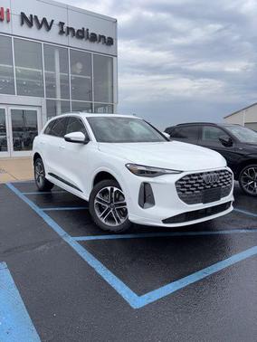 White 2025 Audi Q5 Premium TFSI quattro S tronic