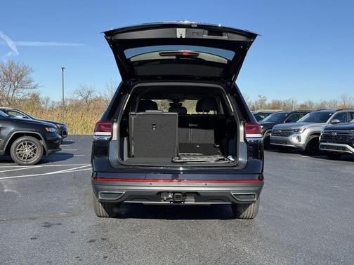 2025 Volkswagen Atlas 2.0T SE w/Technology 4MOTION