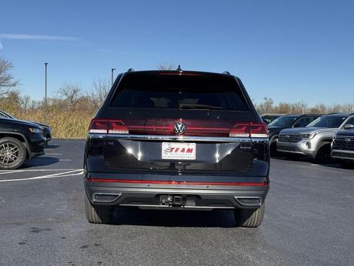 2025 Volkswagen Atlas 2.0T SE w/Technology 4MOTION