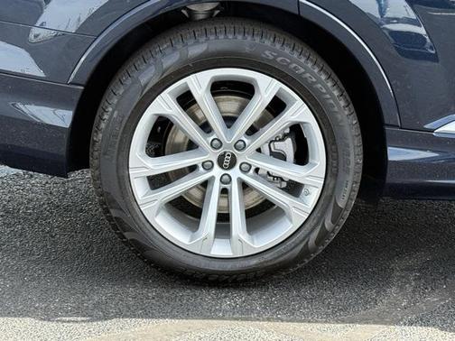 2025 Audi Q7 55 Prestige