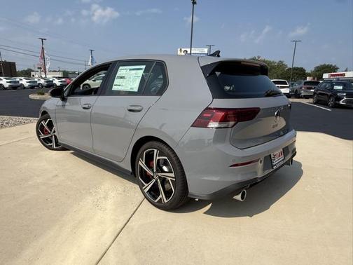 2025 Volkswagen Golf GTI 2.0T SE DSG
