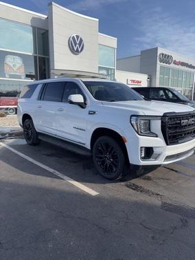 2023 GMC Yukon XL SLT