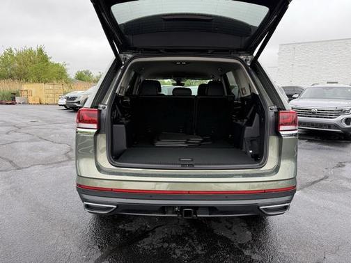 2025 Volkswagen Atlas 2.0T SE w/Technology 4MOTION