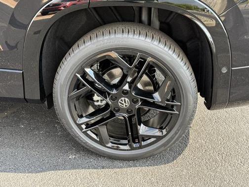 2025 Volkswagen Tiguan 2.0T SE R-Line Black 4MOTION