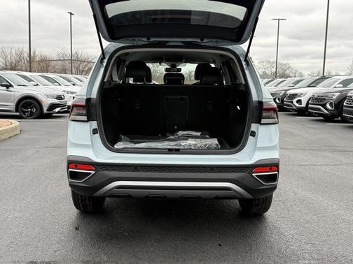 2026 Volkswagen Taos SE