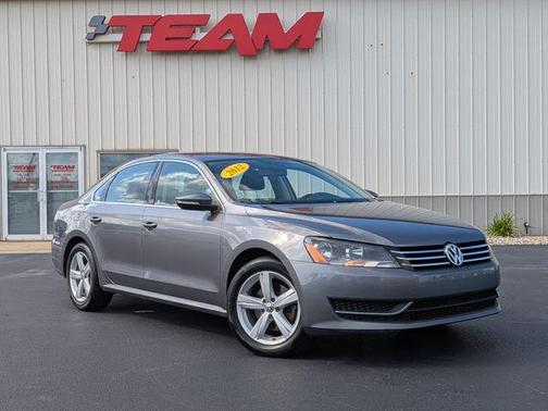 Platinum Gray Metallic 2012 Volkswagen Passat 2.5 SE