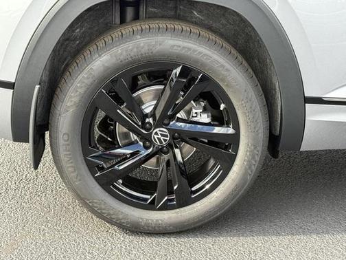 2026 Volkswagen Atlas Cross Sport 2.0T SEL