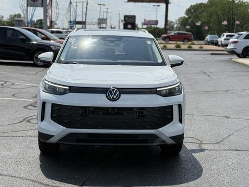 2025 Volkswagen Tiguan 2.0T SE 4MOTION