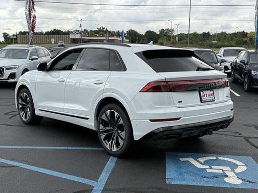 2025 Audi Q8 55 Premium Plus