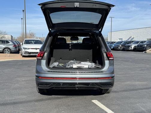 2024 Volkswagen Tiguan 2.0T SE R-Line Black 4MOTION