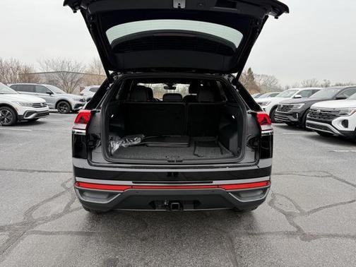2025 Volkswagen Atlas Cross Sport 2.0T SE w/Technology 4MOTION