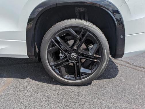 2025 Volkswagen Tiguan 2.0T SE R-Line Black 4MOTION